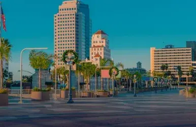Renta de vehículos en el centro de Los Ángeles, CA