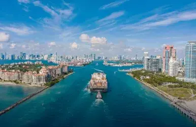 Alugar veículos próximos ao Porto de Miami com a agência Alamo