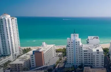 Aluguel de carros com a Alamo perto de South Beach, Miami