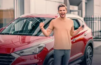 Alugue um carro na Avis dentro do Rental Car Center em Miami