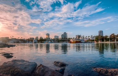 Renta un auto en Long Beach 