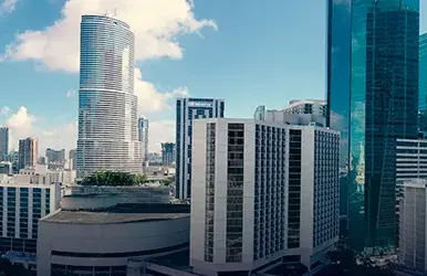 Alugue um carro barato em Miami