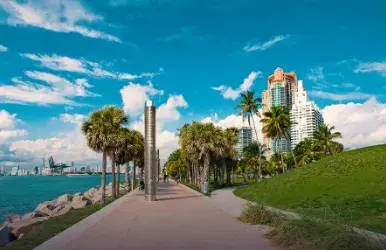 Renta de autos convertibles en Miami Beach 