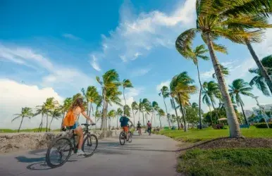 Recoge el auto de alquiler en South Beach, Miami