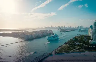Autos de aquiler Dollar en Port Of Miami