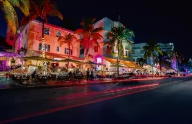 Alquilar vehículos cerca  a South Beach Miami