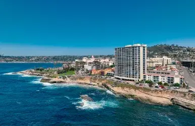High-end car rentals in La Jolla, CA