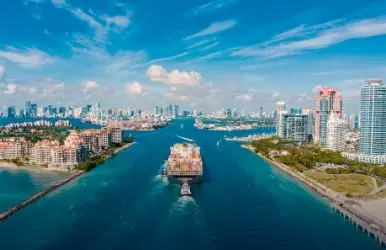 Alquilar carros con Hertz cerca al Puerto de Miami