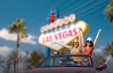 Reserve um veículo em Luxor Hotel em Las Vegas